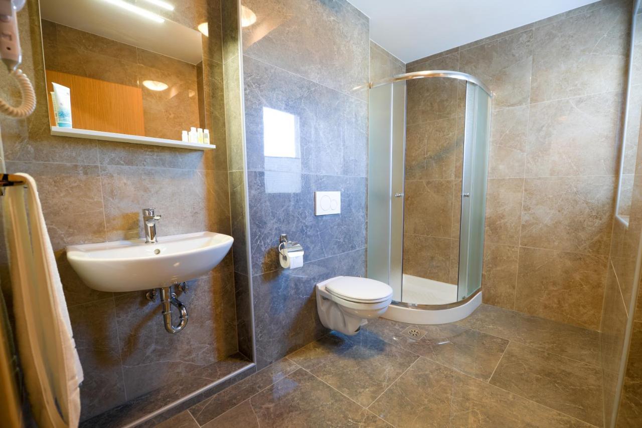 Hotel Baron Smlednik Ngoại thất bức ảnh